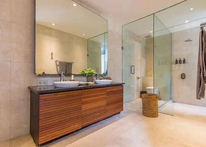 Eshara 23 An Amazing 5 Bedroom Pool Walking Distance To Seminyak