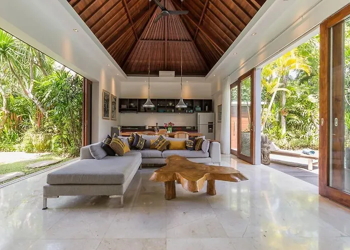 Eshara 23 An Amazing 5 Bedroom Pool Walking Distance To * Seminyak