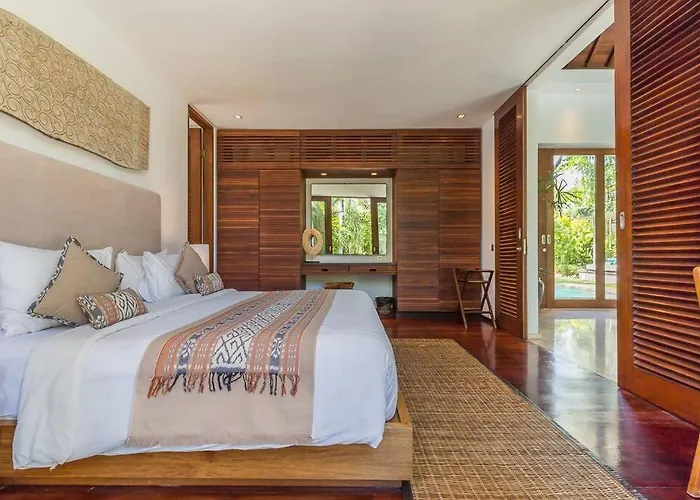 Eshara 23 An Amazing 5 Bedroom Pool Walking Distance To * Seminyak